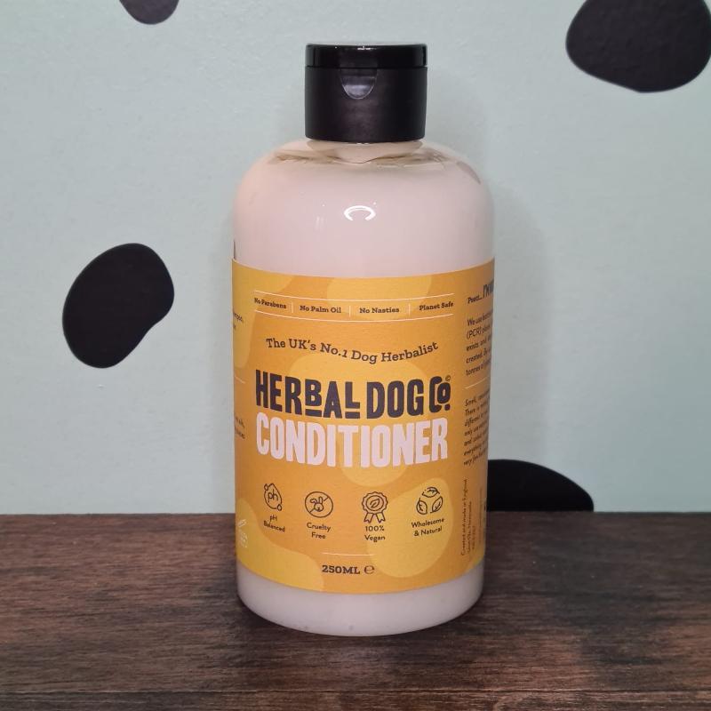 Herbal Dog Co - <br> Coconut | Deep Replenishing & Smoothing | Natural Conditioner | Dog & Puppy